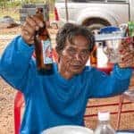 Betrunkener Thailänder - Das Gesicht verlieren in Thailand mit Thai-Whisky